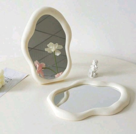 مرايا الغيمة