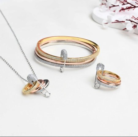 طقم زيركون دبوس