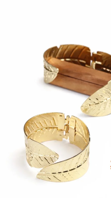 اسوارة البنجل على شكل ورقة